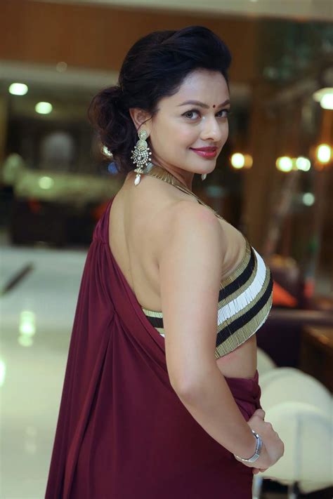 pooja kumar hot